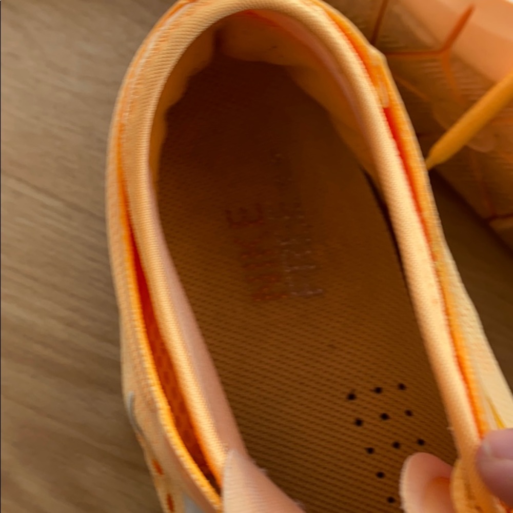 Orange melon nike free sneakers - Picture 10 of 11